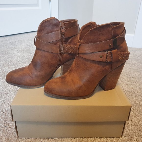 OXO heeled ankle boot - medium heel (size 7M - Kasper) - Picture 2 of 4